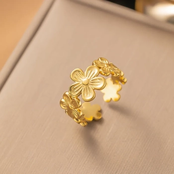 Ewurasi Fleur Ring