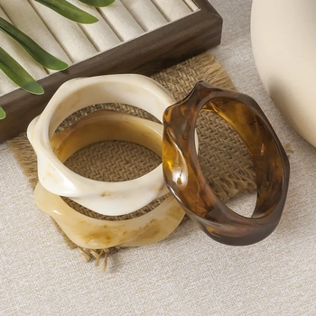 Isla Retro Resin Bangle