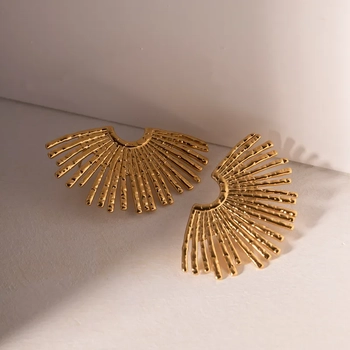 Nova Arc Studs