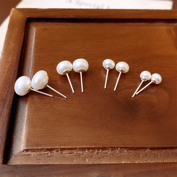 Nita Freshwater Pearl Studs