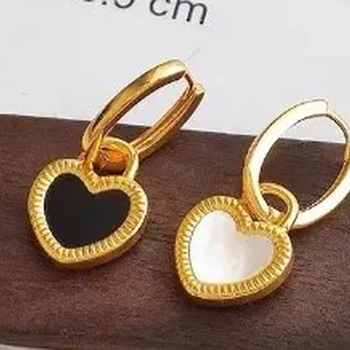 HeartFlip Reversible Charm Jewelry Set – Double-Sided Heart Pendant Necklace & Earrings