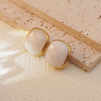 Urban Edge Quad Studs - Quicksand White 