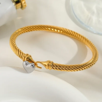 Twist of Love Bangle - Gold 