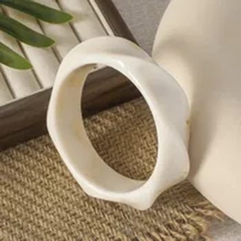 Isla Retro Resin Bangle - White 
