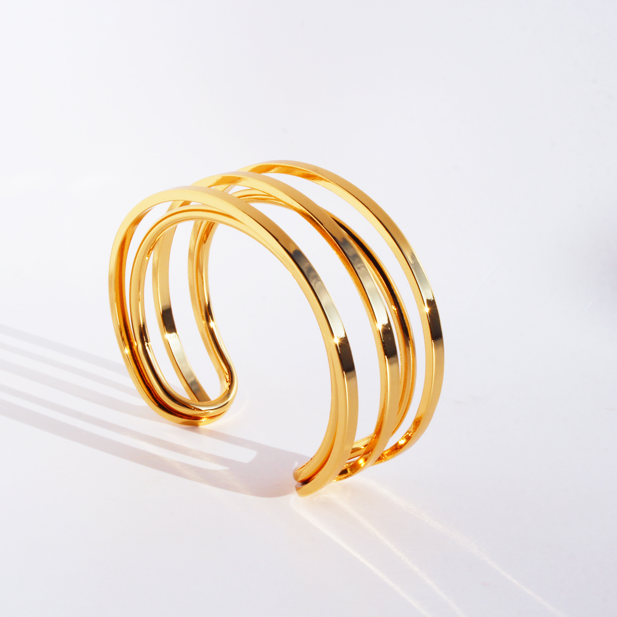 Ewurama Wave Brass Bangle